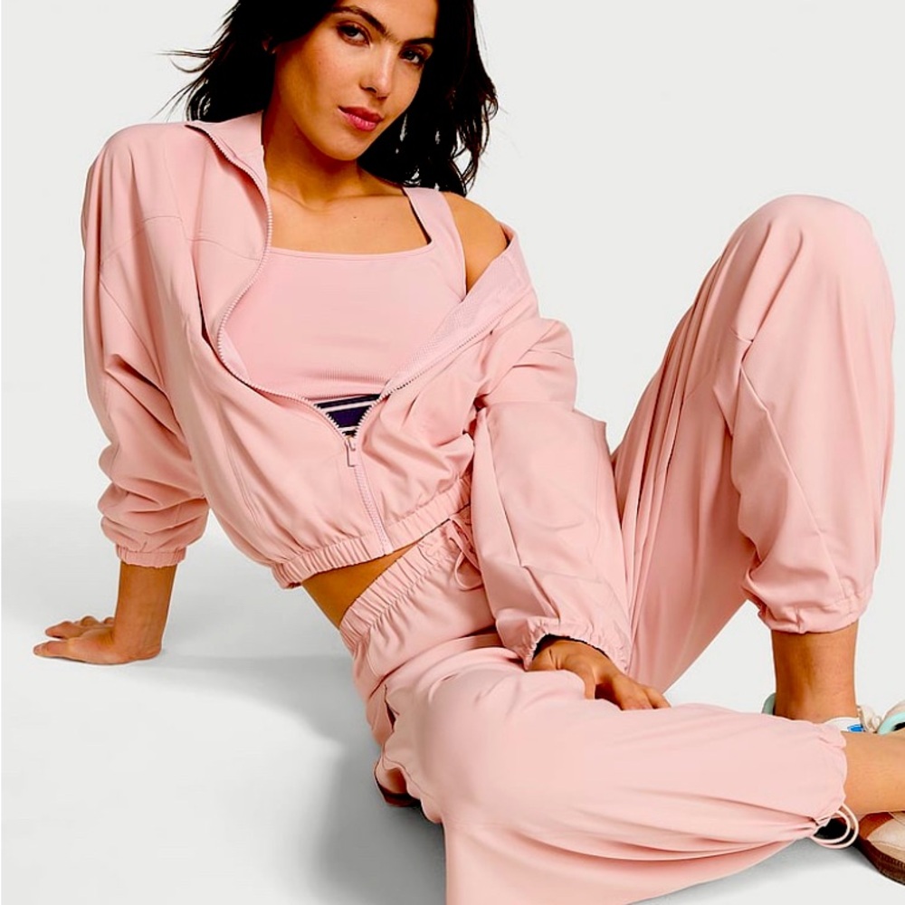 VS PINK TECH STRETCH CARGO PANTS